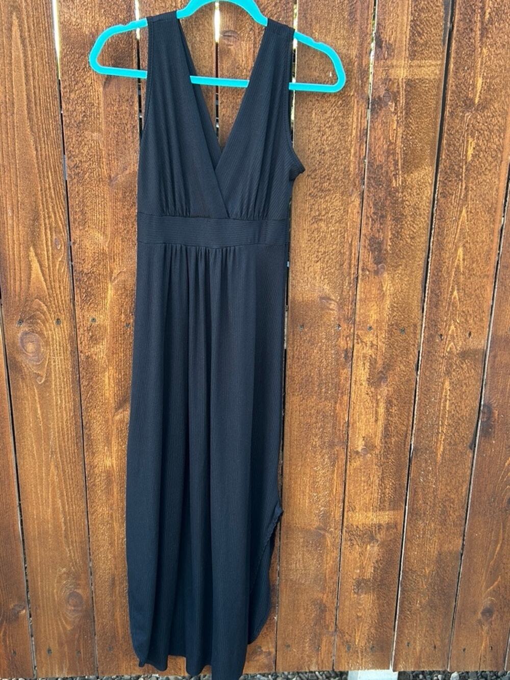 Rolla Coster Womens M Coastal Chic Black Ribbed V-Neck Maxi Dress NWT